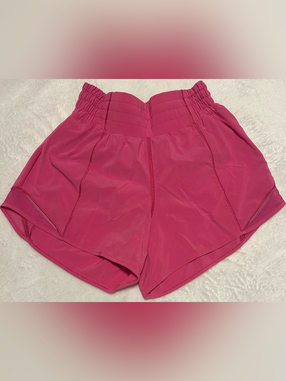 Lululemon Hotty Hot HR shorts - size 0 Sonic Pink 4”
